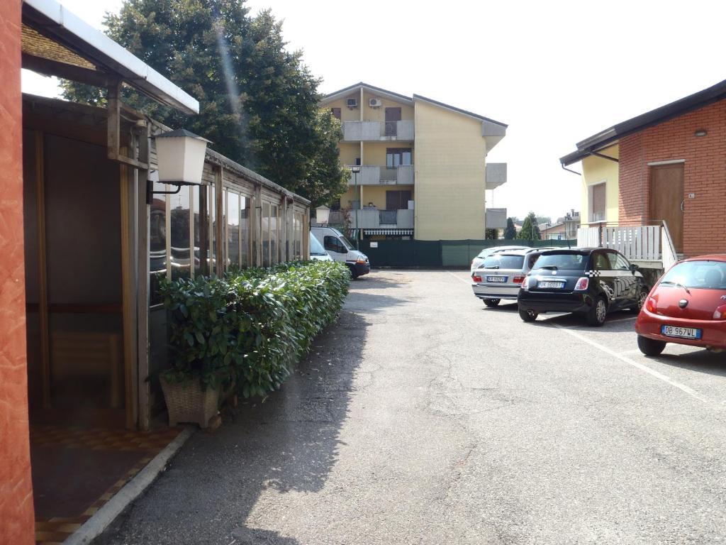 Albergo Pizzeria Sole San Giovanni Lupatoto Exterior photo