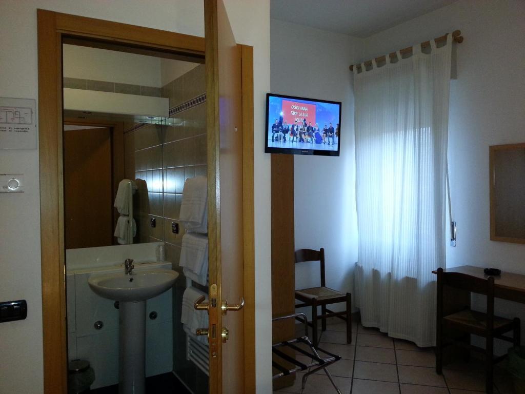 Albergo Pizzeria Sole San Giovanni Lupatoto Room photo
